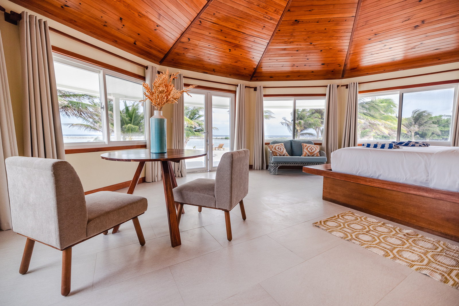 Manta Island Resort: oceanfront suite interior by Steel House